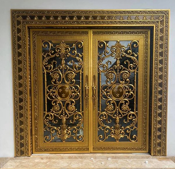 Cổng nhôm đúc kính mẫu 12