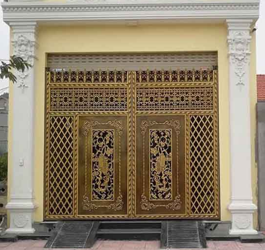 Cổng nhôm đúc kính mẫu 5